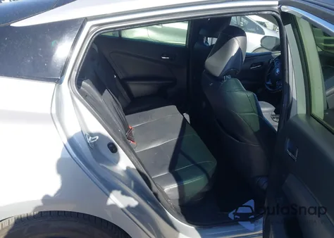 2022 Toyota Prius Prime Xle z USA, uszkodzony, nr VIN JTDKAMFP7N3197403